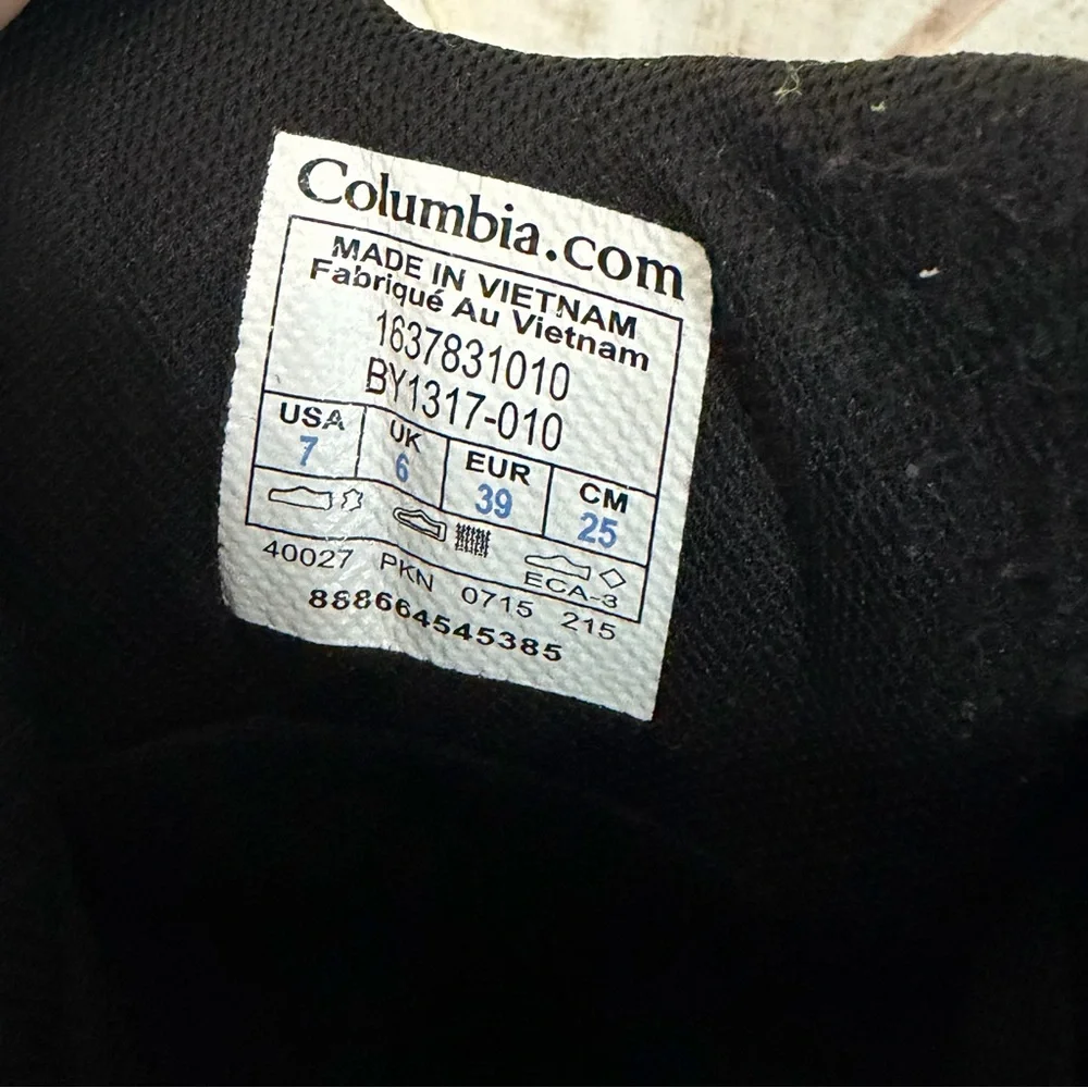 Columbia Youth Bugaboot ll Size 7